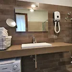 Les Maisons - Ruculi Hospitality