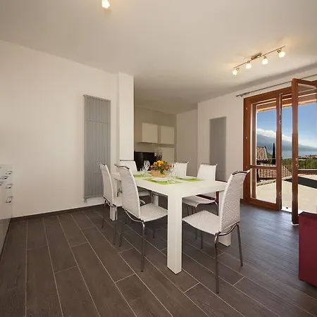 Les Maisons - Ruculi Hospitality Apartament Tignale